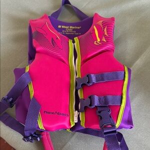 West Marine kids life jacket 30-50 lbs